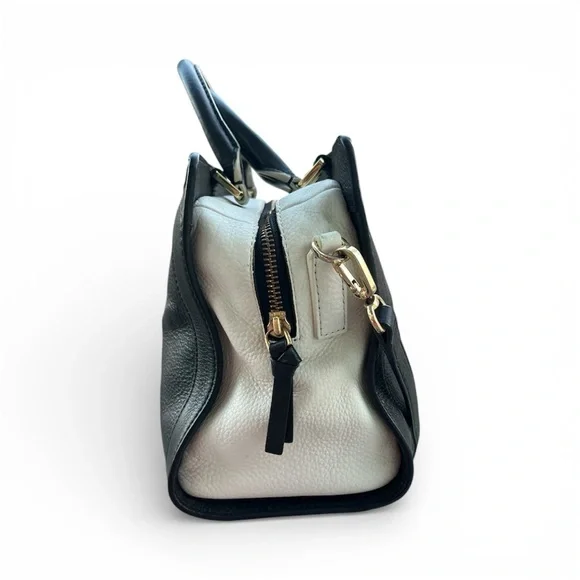 👜 😍ToryBurch black and white Leather satchel